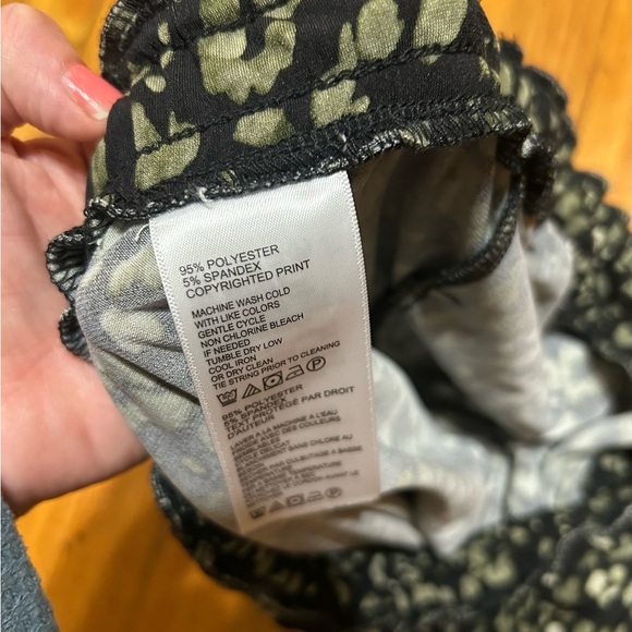 Tommy Bahama Wild One Wide Leg Black and Green Jumpsuit Size Small - Picture 11 of 11